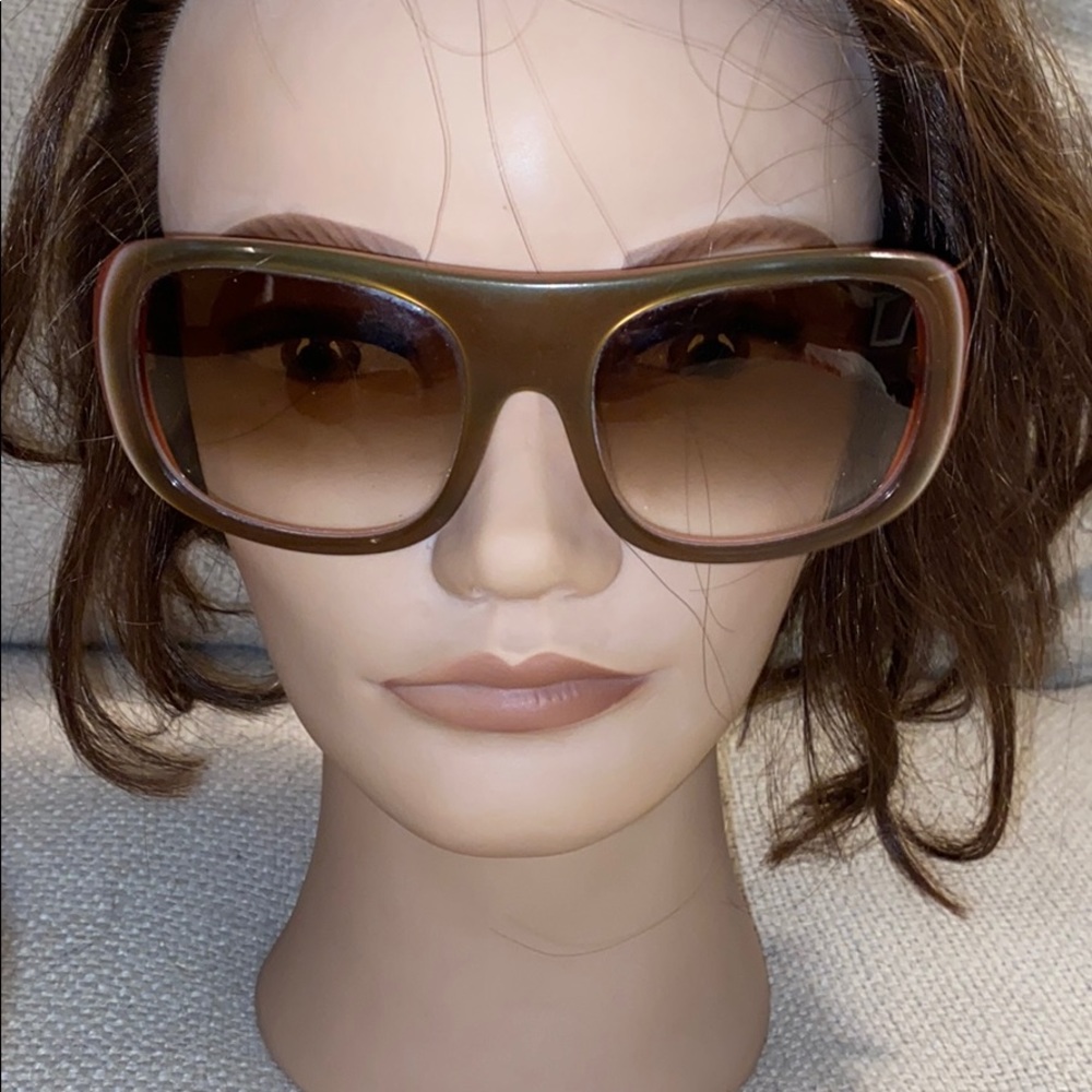 SODA brand Sunglasses with case
